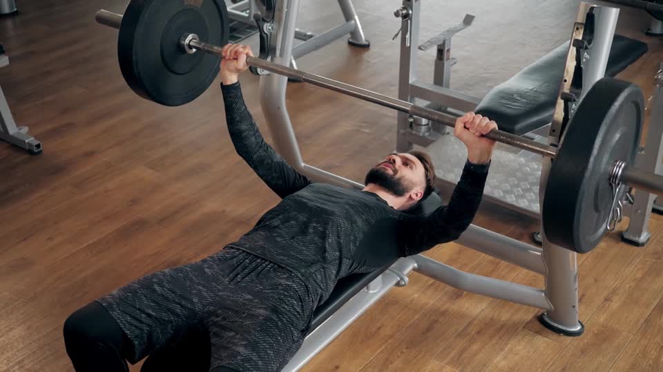 筋トレの後にストレッチってした方がいいの？効率よく鍛えるには柔軟性も大切！